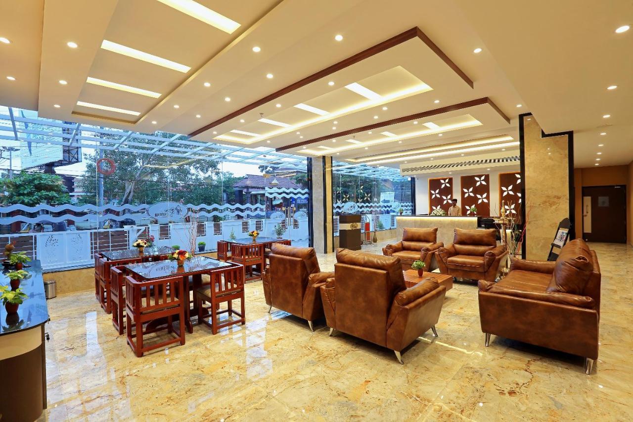 Hotel Renai Sreekrishna Guruvāyūr Exteriér fotografie
