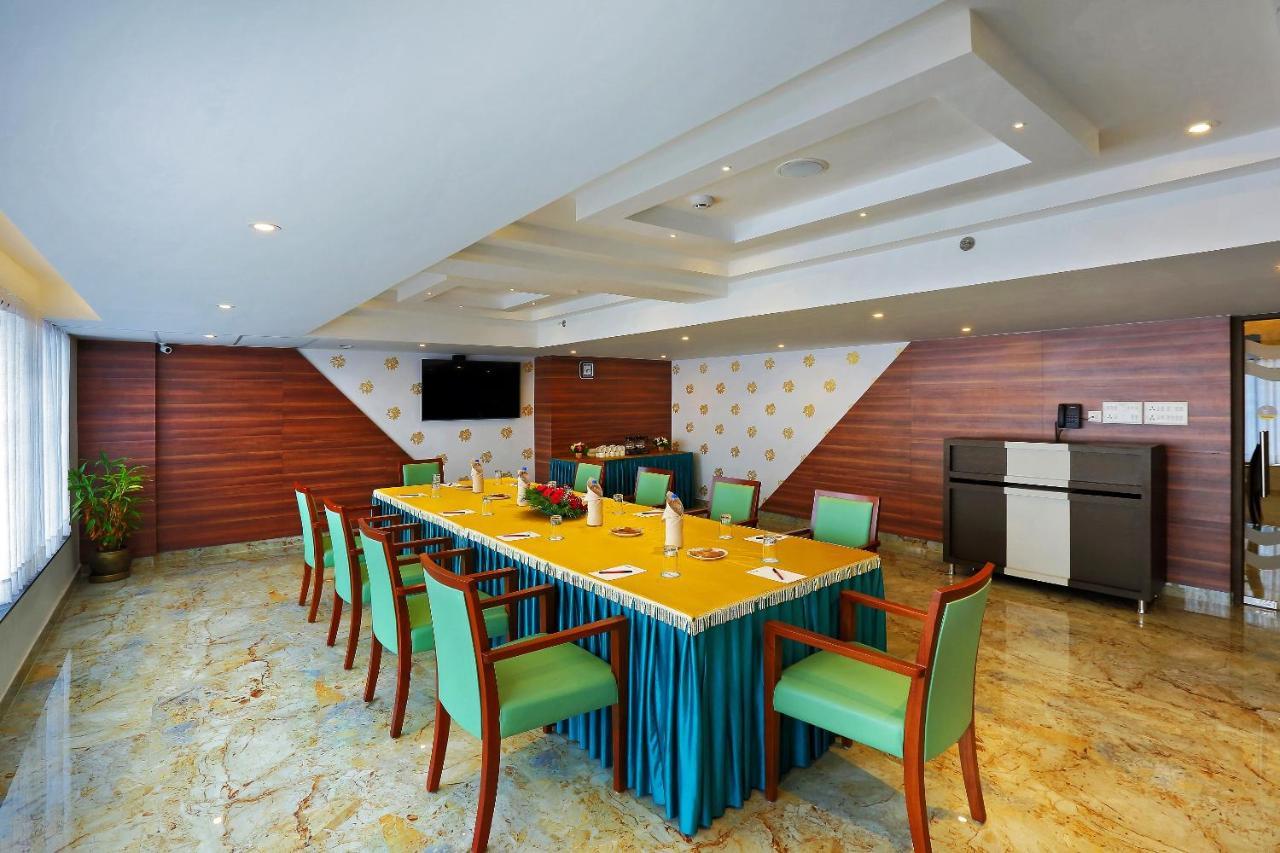 Hotel Renai Sreekrishna Guruvāyūr Exteriér fotografie