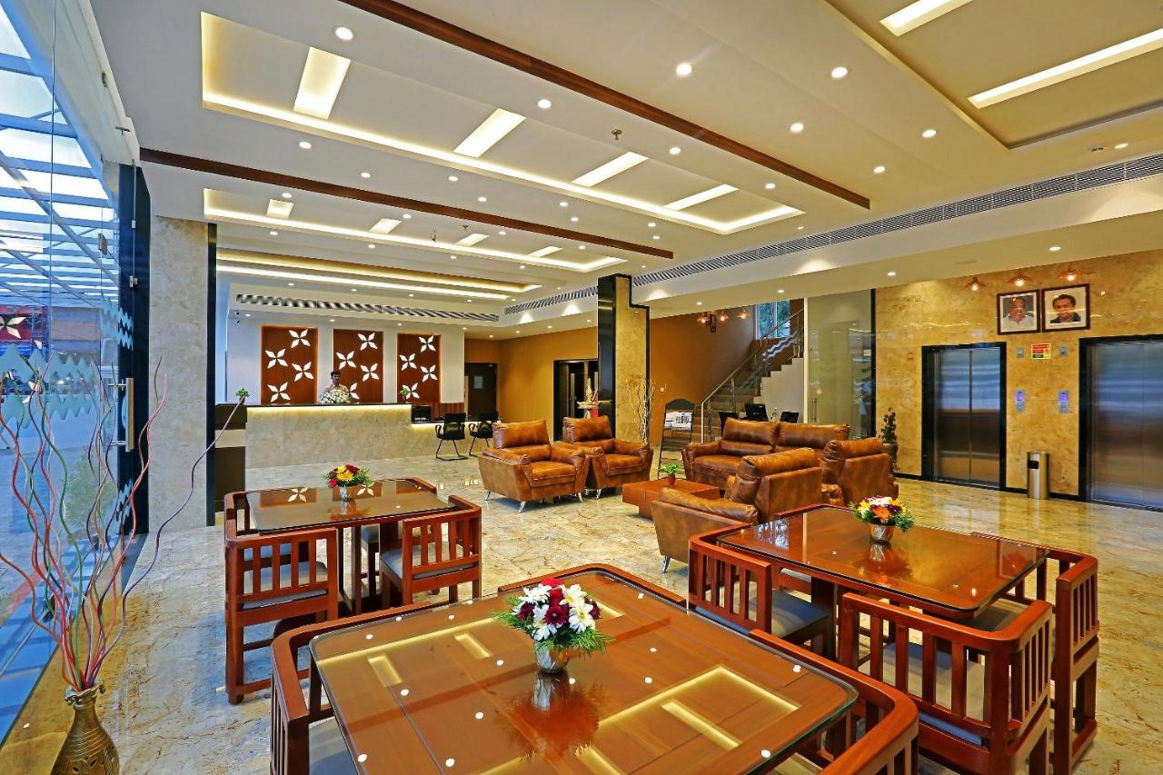 Hotel Renai Sreekrishna Guruvāyūr Exteriér fotografie
