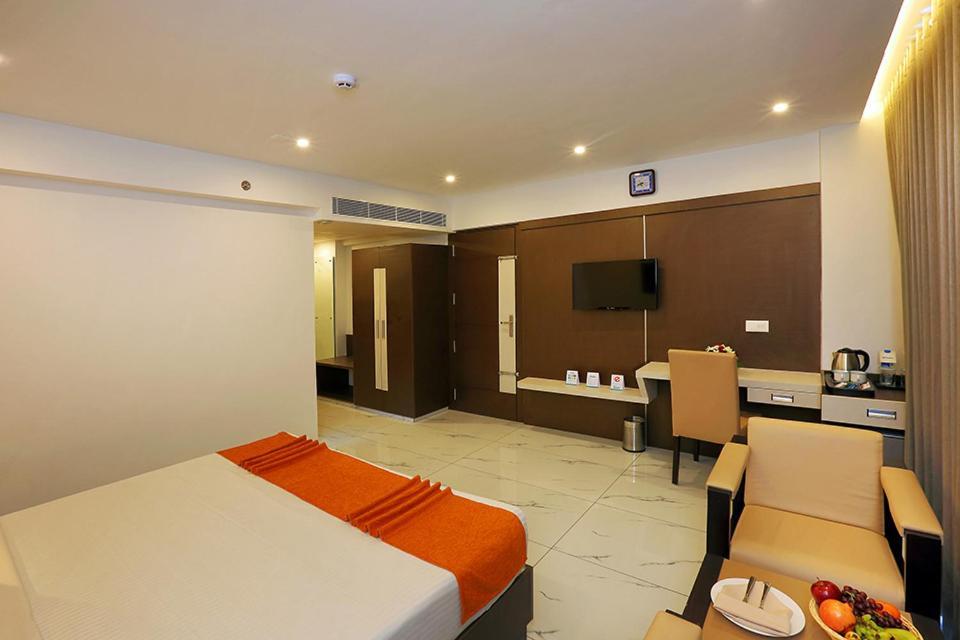 Hotel Renai Sreekrishna Guruvāyūr Exteriér fotografie